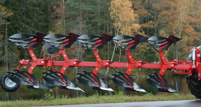 Kongskilde bringt einen neuen Pflug-Streifenkörper für schwierige Böden auf den Markt. Medl