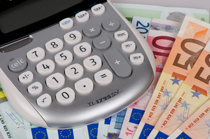 Taschenrechner Und Geld 3 ID64802(2)