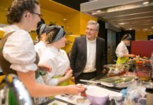 Landesrat Sepp Schwaiger präsentiert neues Landwirtschaftsschulgesetz