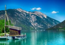 Hervorragende Wasserqualität in Tirol Auch der Achensee wird der Badegewässerüberwachung unterzogen.