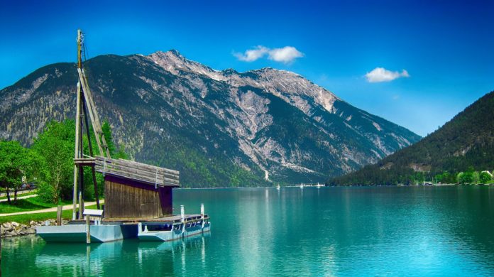 Auch der Achensee wird der Badegewässerüberwachung unterzogen.
