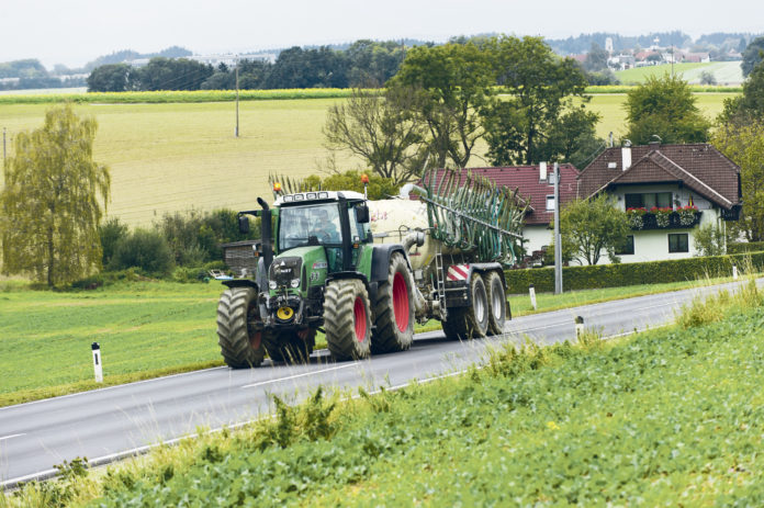 Traktor Und Guellefass 3 ID62693(2)