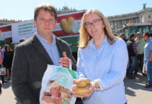 Aktionstag: Erdäpfelbauern verschenkten ihre letzten Knollen