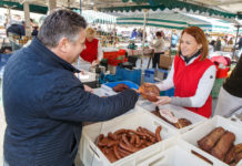 Lust auf gute Qualität Simone Schmiedtbauer am Bauernmarkt