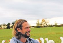 „Mit unseren Gänsen kam wieder Leben ins Dorf“