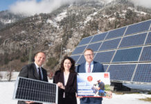 Sonnenenergie-Initiative erleichtert Privatzugang TIWAG-Vorstandsdirektor Thomas Gasser (re.) mit LHStv. Josef Geisler und LHStvin. Ingrid Felipe bei der Präsentation des neuen Förderpakets für 2020.