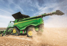 John Deere bringt X9-Hochleistungsmähdrescher nach Europa