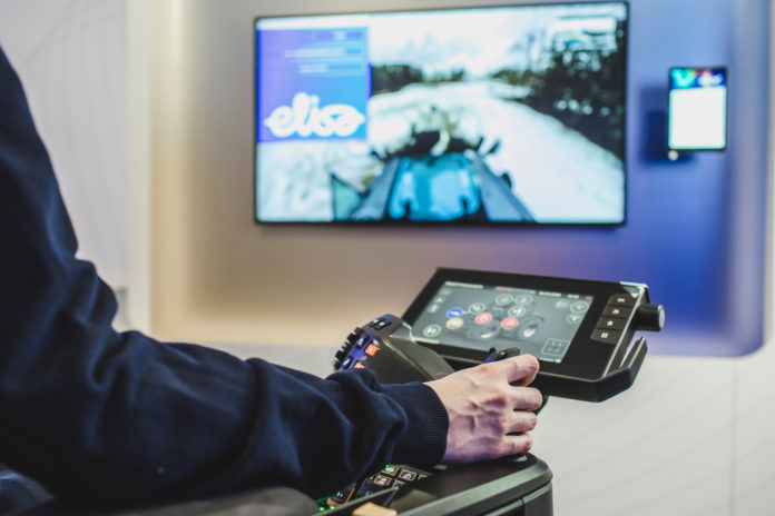 Im März stellten Valtra und Elisa auf einer Veranstaltung in Helsinki einen ferngesteuerten Traktor vor. Der selbstfahrende Futtemischer von Seko