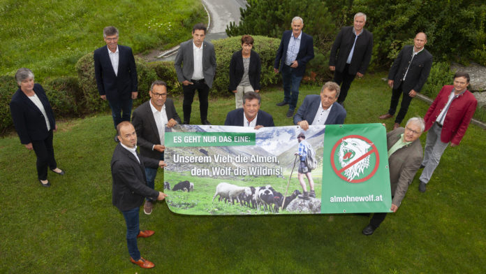 Die Landwirtschafts-, Arbeiter- und Wirtschaftskammer haben sich mit dem Gemeindeverband, bäuerlichen Organisationen und dem Bauernbund gegen den Beutegreifer Wolf verbündet.