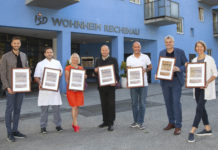 Regionalität in der Gemeinschaftsverpflegung V. l.: M. Pöschl (GF AMTirol), KL-Stv. Reichenau T. Egg, I. Zorn (Zentraleinkauf ISD), LH-Stv. J. Geisler, S. Mersa (Zentraleinkauf ISD), Dr. H. Innerebner (GF ISD) und K. Beck (Heimleiterin Reichenau) freuen sich über die Auszeichnung für ihr Regionalitätsbekenntnis.