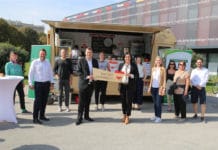 Regierungsmitglieder besuchten den Food-Truck der Jungbauern