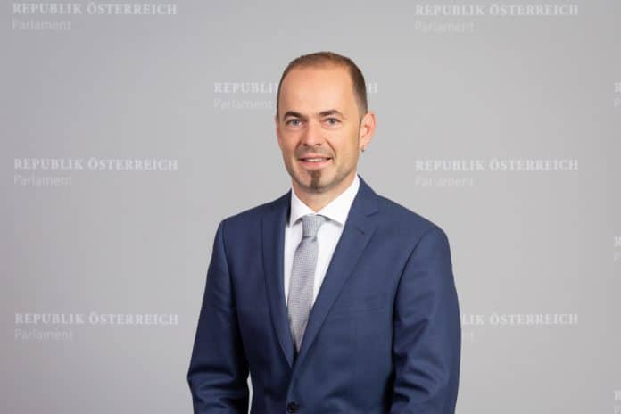 Peter Simonis Parlamentsdirektion