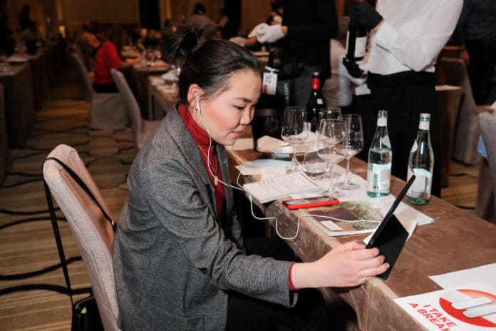 UNEINGESCHRAENKTE NUTZUNG OeWM Anjela Kotsoeva Flight Tasting Moscow 2020 Kopie