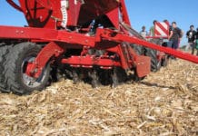 Versuche für besseren Bodenschutz Mulch- und Direktsaat – Möglichkeiten einer effizienteren und umweltschonenderen Produktion