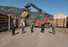Zillertalbahn investiert: Das Holz ist auf Schiene