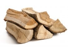 Brennholz aus Baumärkten: Zu nass zum Heizen, anonym und zu teuer