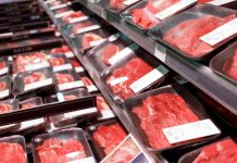 Handel verteuert Fleisch im Regal, Bauernbund erbost