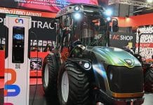 Ein Traktor mit Diesel- und E-Motor