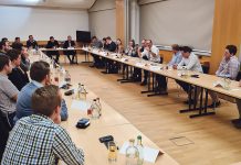 Hier informieren Experten Jugendliche aus erster Hand