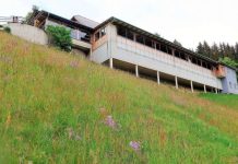 Baulösungen für Bergbetriebe Stall in Steillage