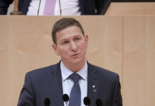 Bauernbündler deckt FPÖ-Fauxpas im Parlament auf