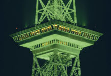 Eine Nummer kleiner, Ukraine als insgeheimes Partnerland Funkturm Berlin