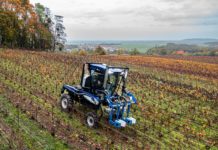 Stylischer Überzeilentraktor für schmale Rebzeilen