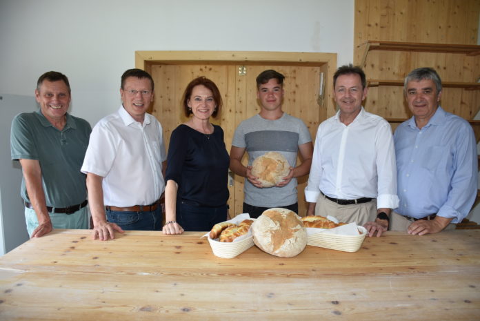 Ackerbaubetrieb mit Backstube