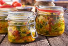 Bäuerinnen mit Menü der „Restlverwertung“