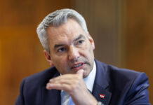 Kanzler stellte sich vor Bauern