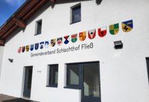 Einweihungsfeier für Schlachthof in Fließ