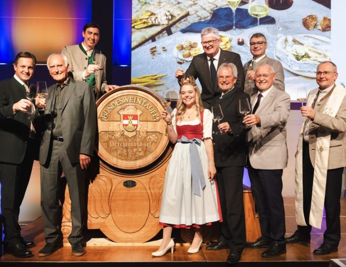 231107 W01 OeWM Anna Stoecher Weintaufe2023 Jpg