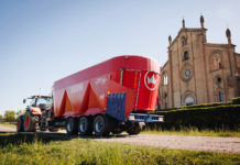 Futtermischwagen mit Stufenlosgetriebe