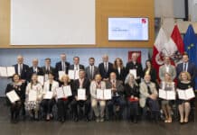 LH Mattle überreichte Tiroler Adler-Orden an 17 Persönlichkeiten