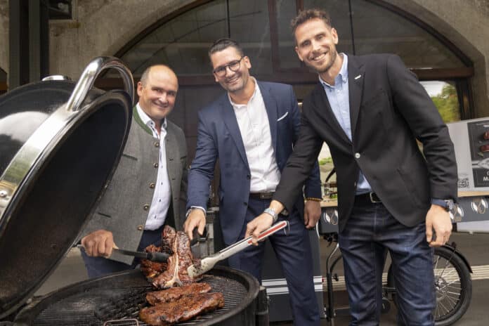 Pressefoto Graue Madame Kopie