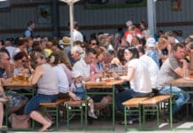 Regionales essen und trinken: Ein Muss bei Vereinsfesten