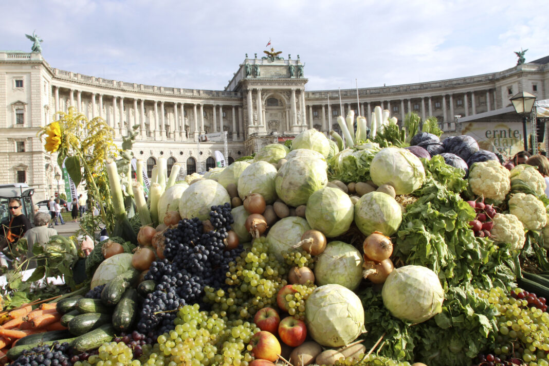 Erntedank am Heldenplatz