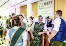 Jugend hilft – Der Ball für einen guten Zweck