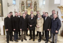 Prominente Gäste beim Adventgottesdienst zu Ehren Marias