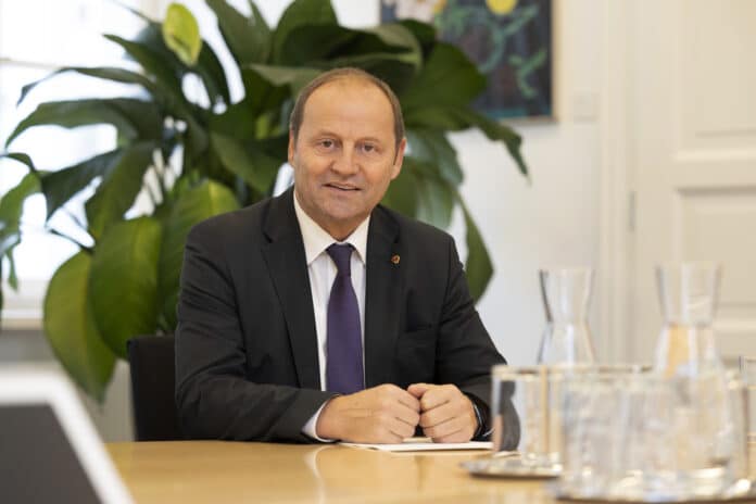 Geisler Josef Regierungssitzungszimmer DieFotografen