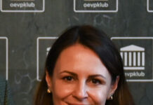 Erste Direktorin in Wiener Zentrale