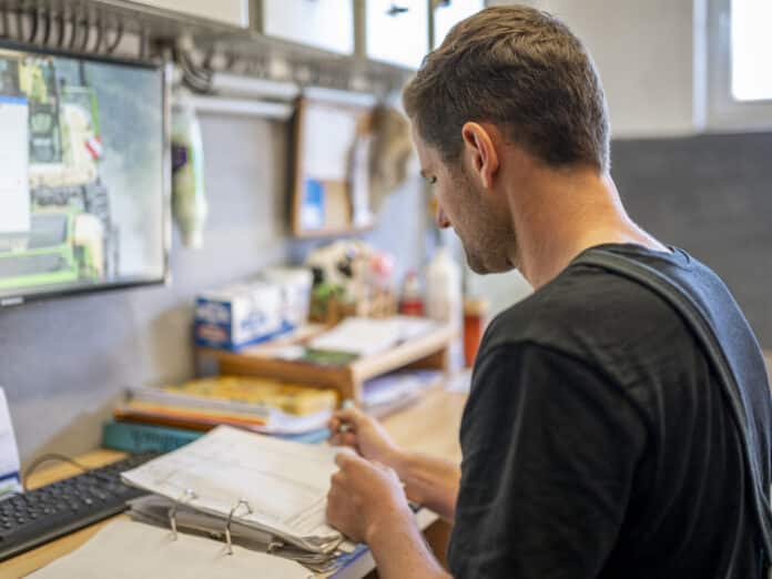 Bueroarbeiten 39 ID98847