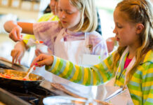 Jugend kommt auf den Genuss