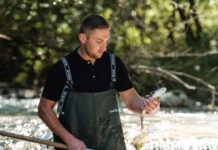 „Ein Fischteich ist wie ein Kuhstall unter Wasser“ – Zu Besuch bei einem Fischzüchter