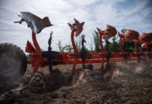 Neue Generation der Aufsatteldrehpflüge