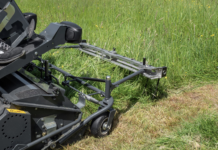 Insektenscheuchvorrichtung wirkt bei selbstfahrenden Mähern